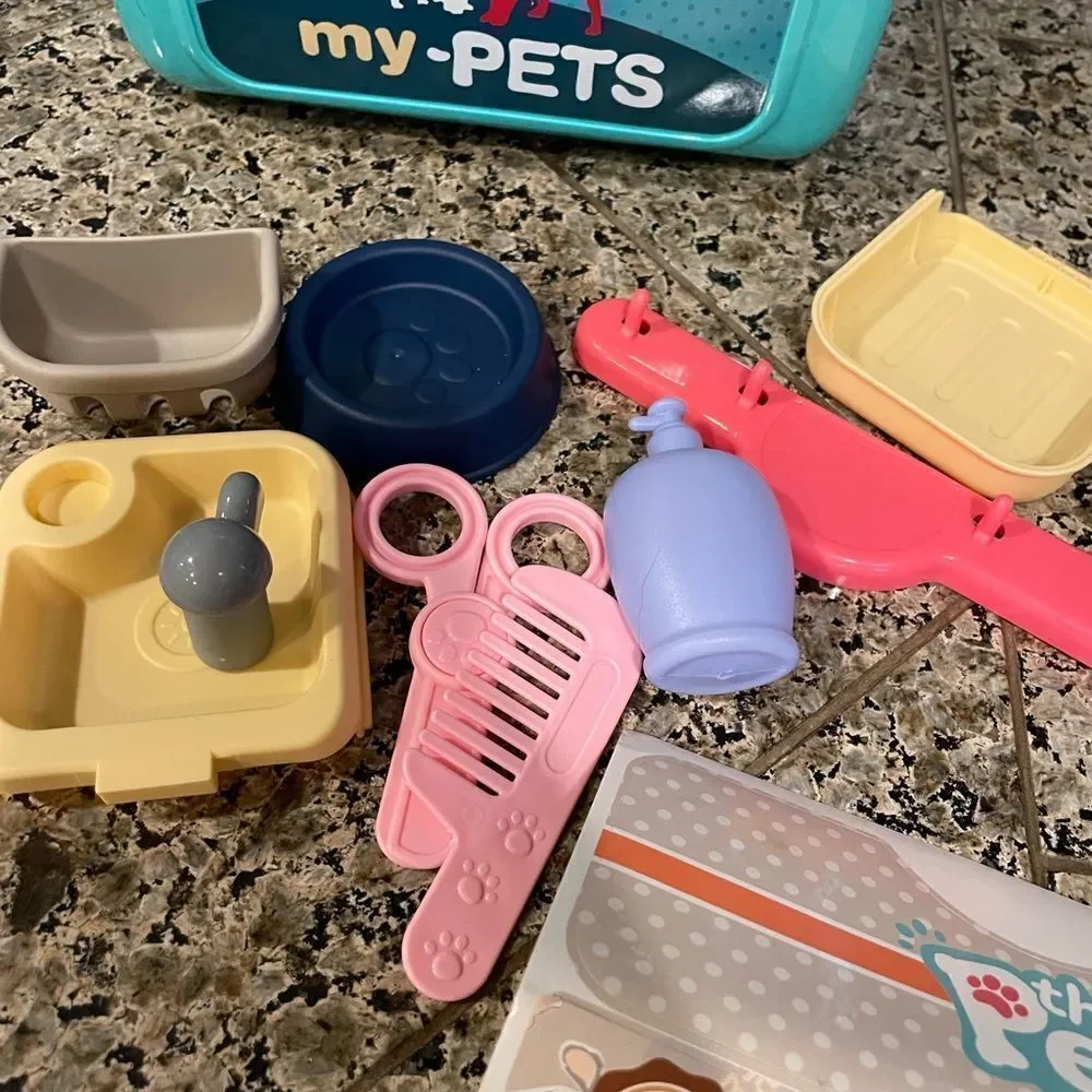 My Pets Play Vet Pet Care dog and Backpack with Accessories
